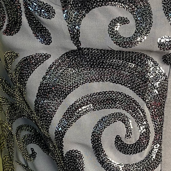 New Woman’s Sequined Tank Top w/ lots of Sparkle! - Picture 7 of 9